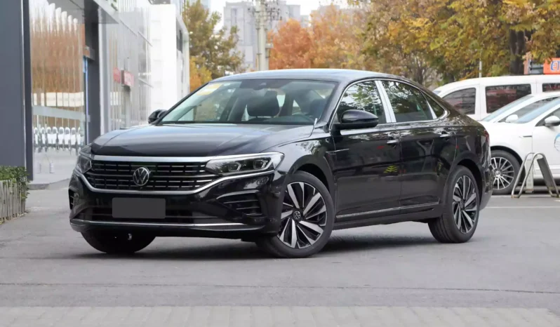 
								Volkswagen Passat full									