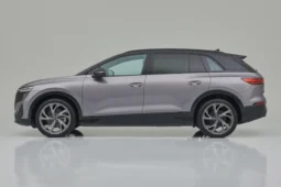 
										Audi Q5 e-tron full									