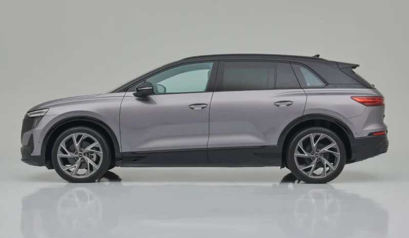 
								Audi Q5 e-tron full									