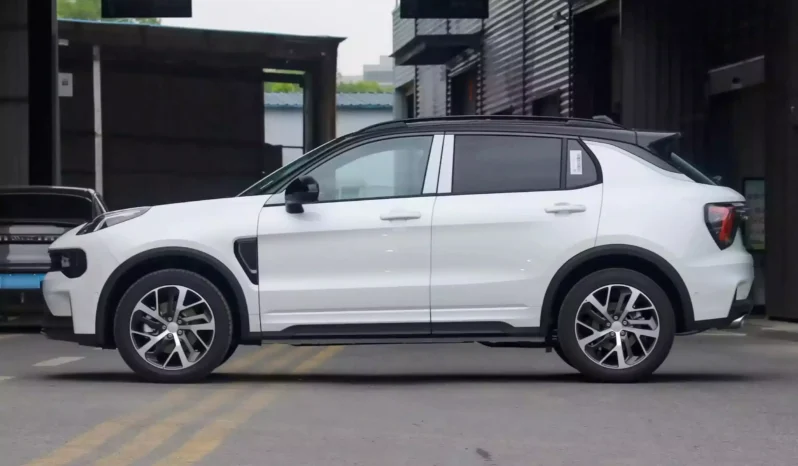 
								Lynk & Co 01 full									