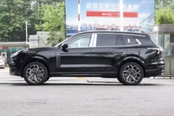 
										Lynk & Co 09 full									