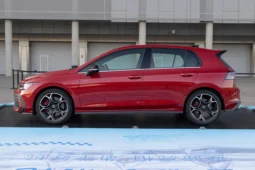 
										Volkswagen Golf GTI full									