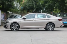 
										Volkswagen Sagitar full									