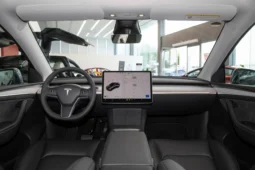 
										Tesla Model Y full									